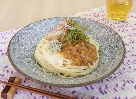 とろろとなめ茸の冷製和風パスタ