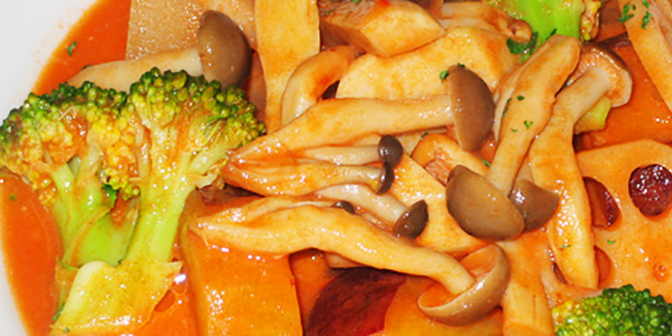 キノコと根菜のトマトクリームシチュー