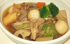 ロールキャベツと根菜の和風煮込み