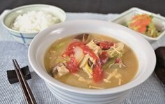 野菜たっぷりみそ汁